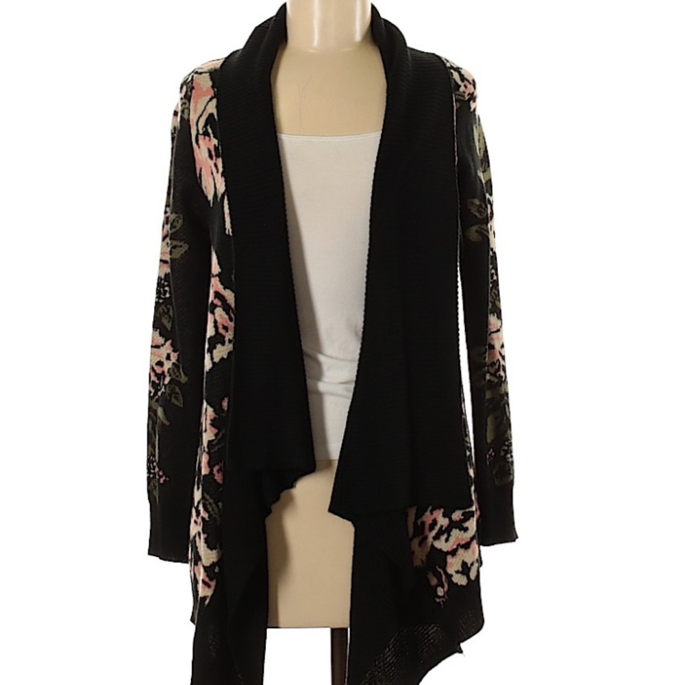 Cardigan:black background floral design